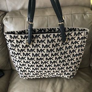 Michael Kors Classic Large Tote